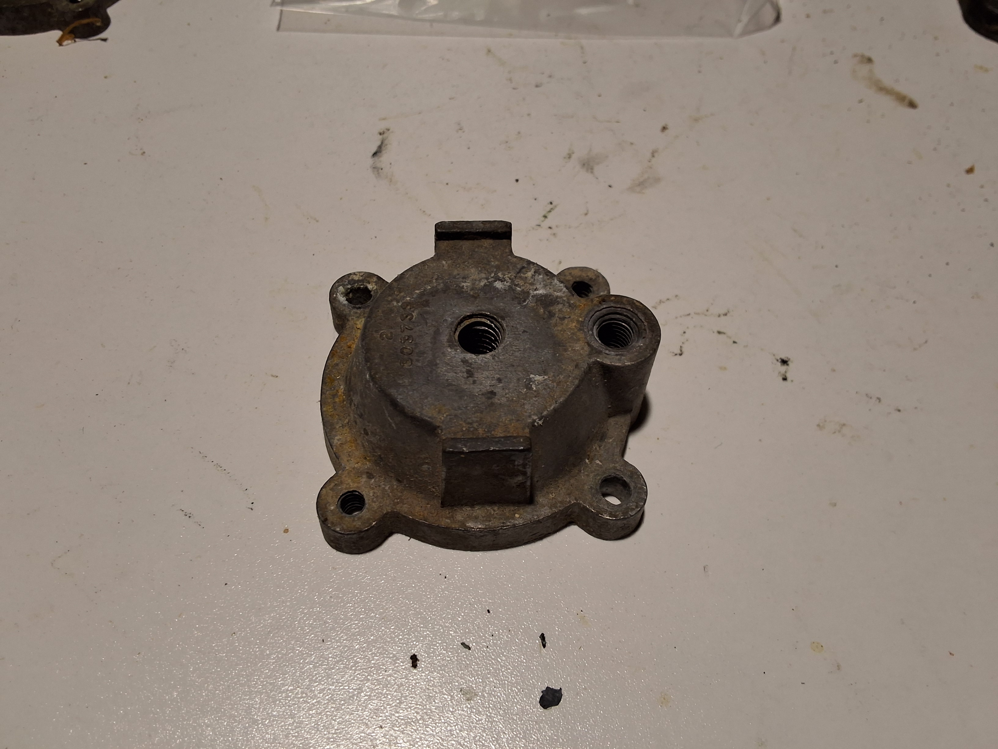 Omc bigtwin 25hp switch housing 303733