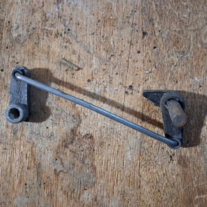 Omc carburetor linkage 305440