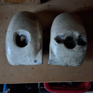 Omc lower housin clamp 30554  305555