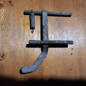 Omc tilt lock bracket