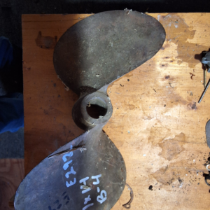 E292 big 4 bronze propeller
