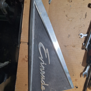 Evinrude  lark emblems  204641