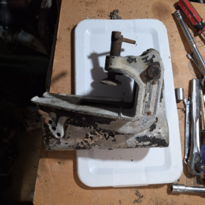 Evinrude 4412 transom clamp assembly