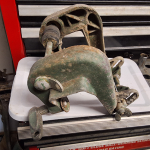 Johnson  qd10 transom clamp assembly