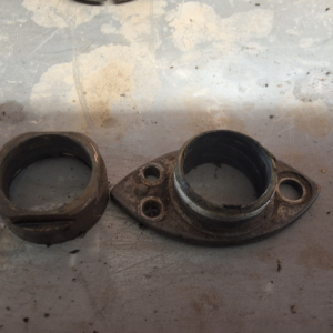 Johnson gearcase cap  39-35