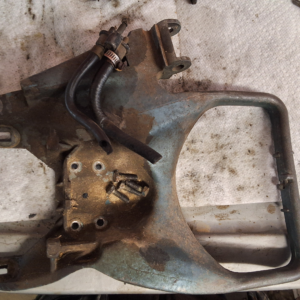 Evinrude 15hp 15016 steering bracket 376583