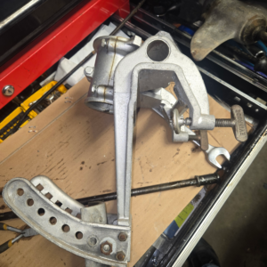 Evinrude fleetwin 1929 transom clamp assembly