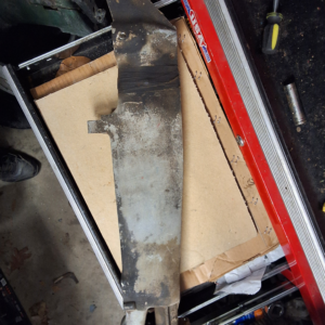 Elto rudder twin mid section housing