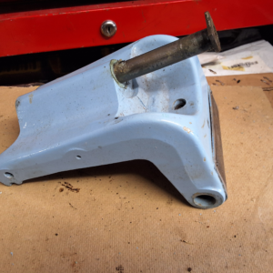 Mercury mark 25 swivel bracket and pin